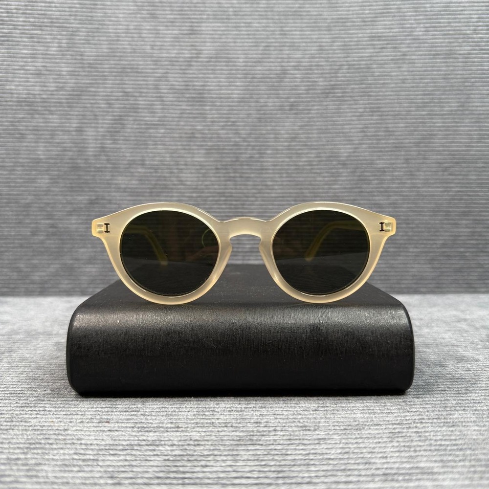 Illesteva Castello C2 Y2K Sunglasses Matte Champagne Translucent Round Italy